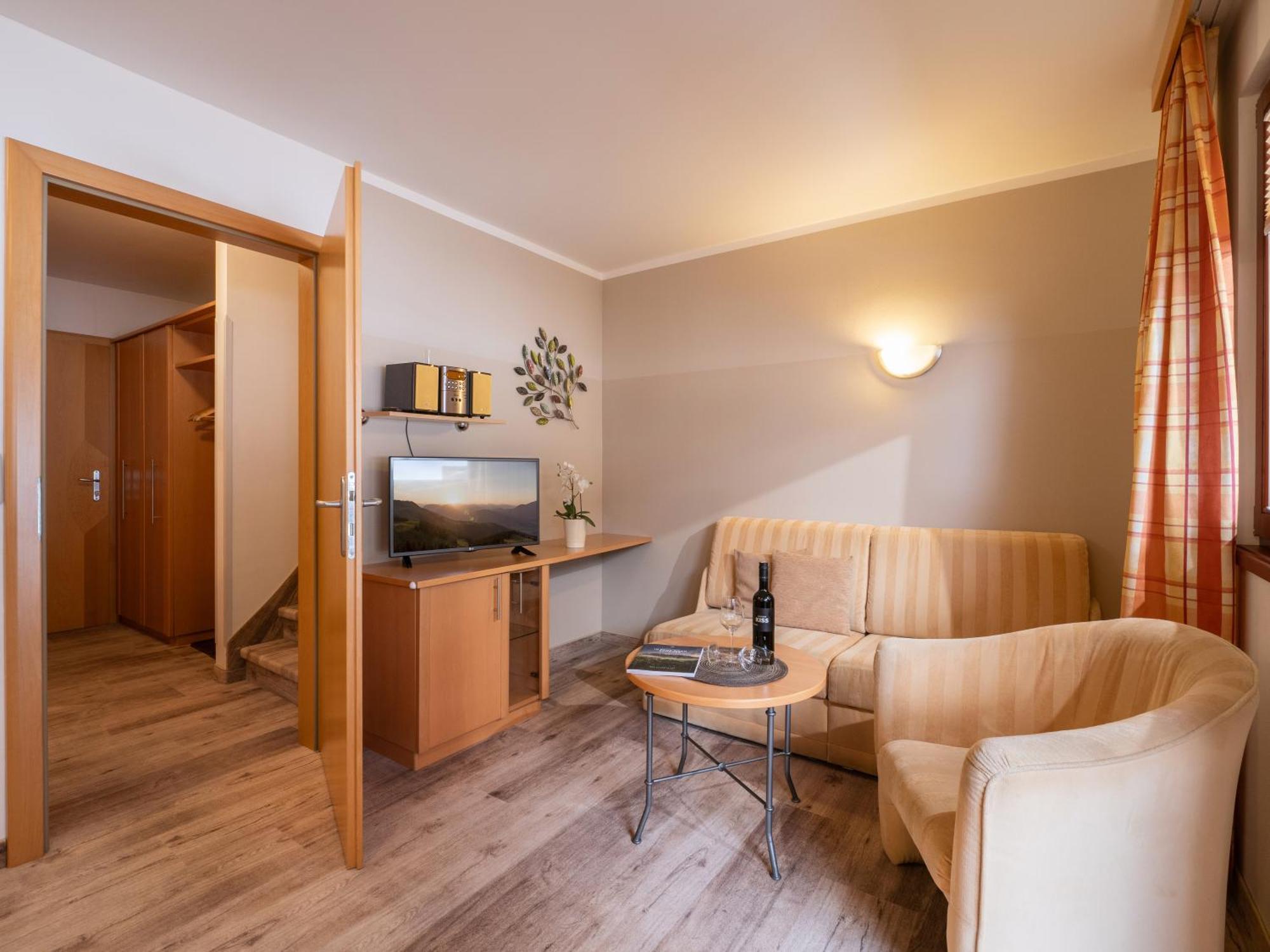 אלמאו Appartements Holiday מראה חיצוני תמונה