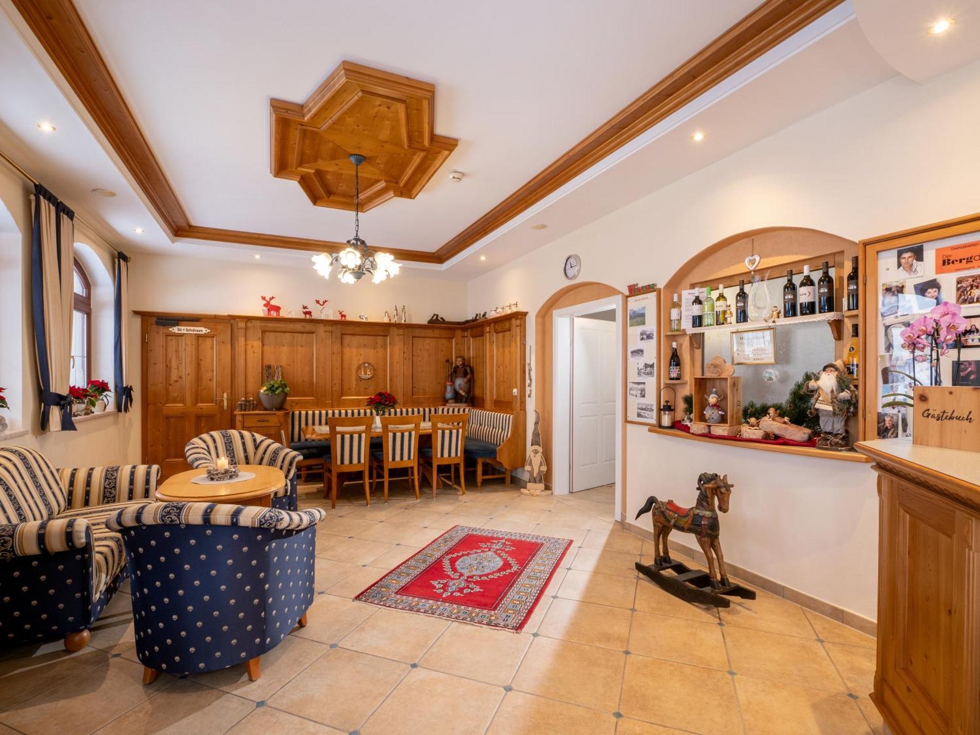 אלמאו Appartements Holiday מראה חיצוני תמונה
