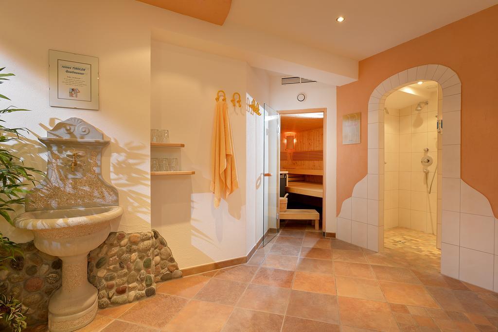 אלמאו Appartements Holiday מראה חיצוני תמונה