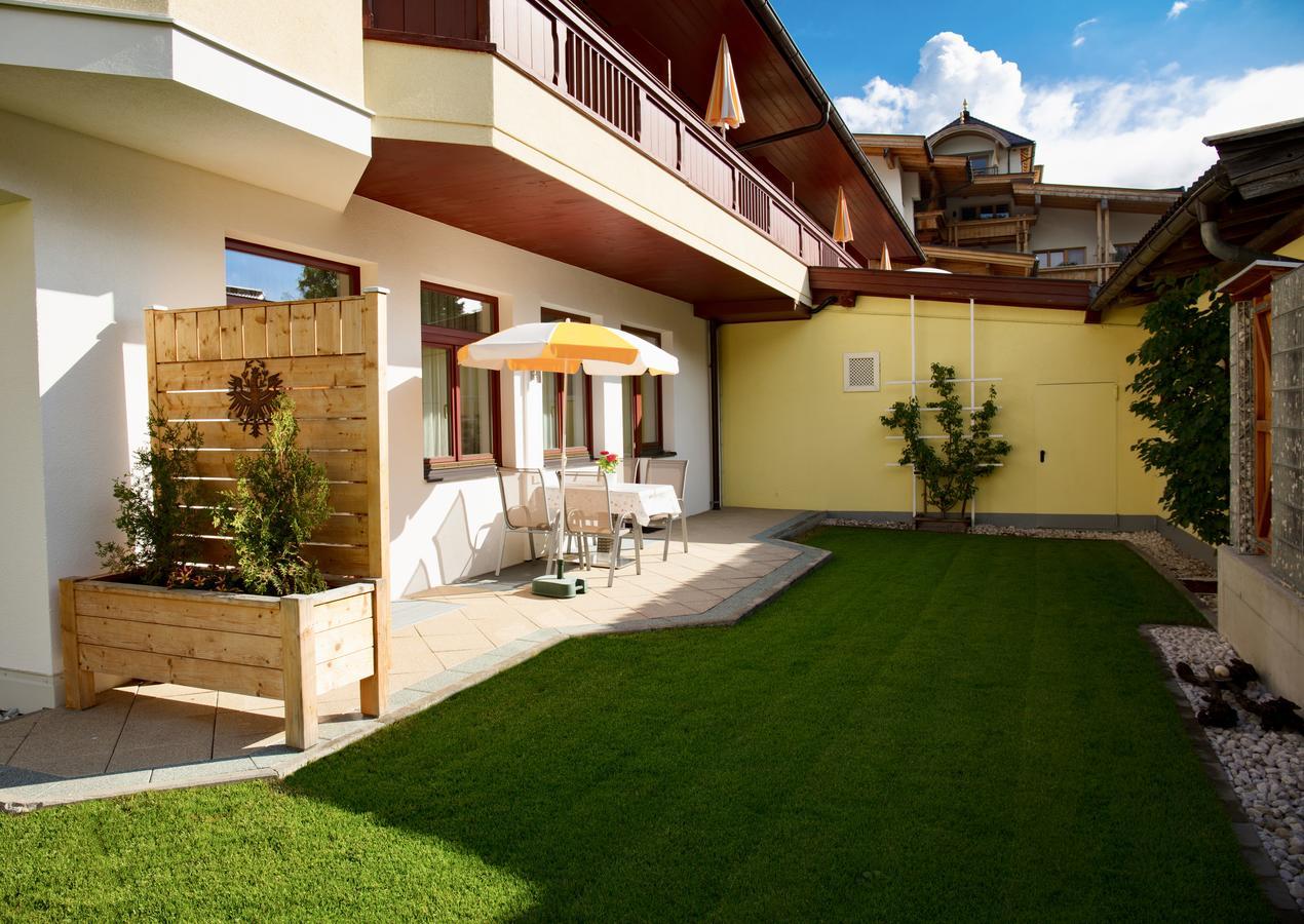 אלמאו Appartements Holiday מראה חיצוני תמונה